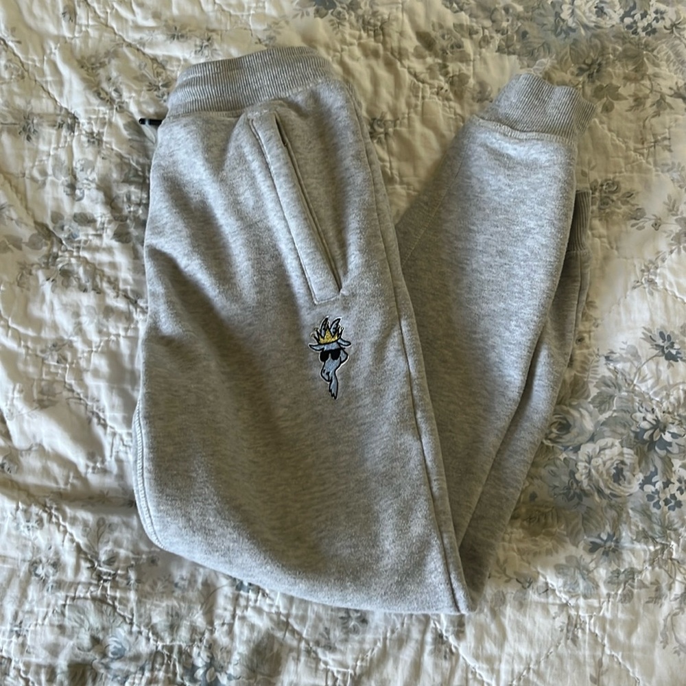 G.O.A.T USA Grey Jogger Sweatpants with Embroidered Logo YOUTH L EUC